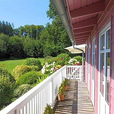 Hotel Auf Wolke 8 *