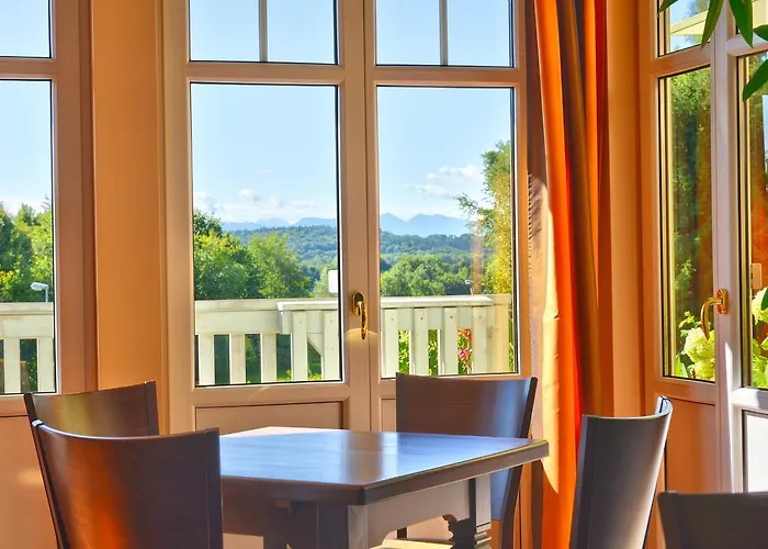 Hotel Auf Wolke 8 *